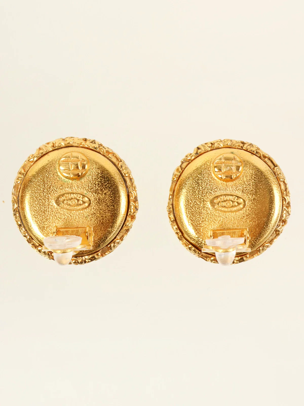 CHANEL 1995 Made Round Design Cc Mark Earrings Gold/Black