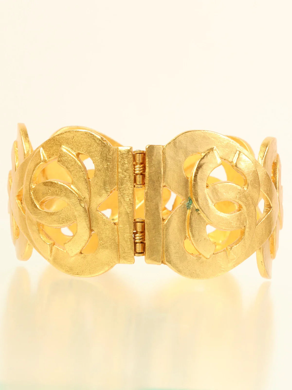 CHANEL 1995 Made Cc Mark Heart Cutout Bangle Gold