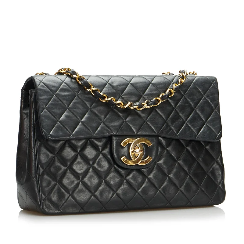 Chanel Jumbo Classic Lambskin Maxi Single Flap (HeiSBI)