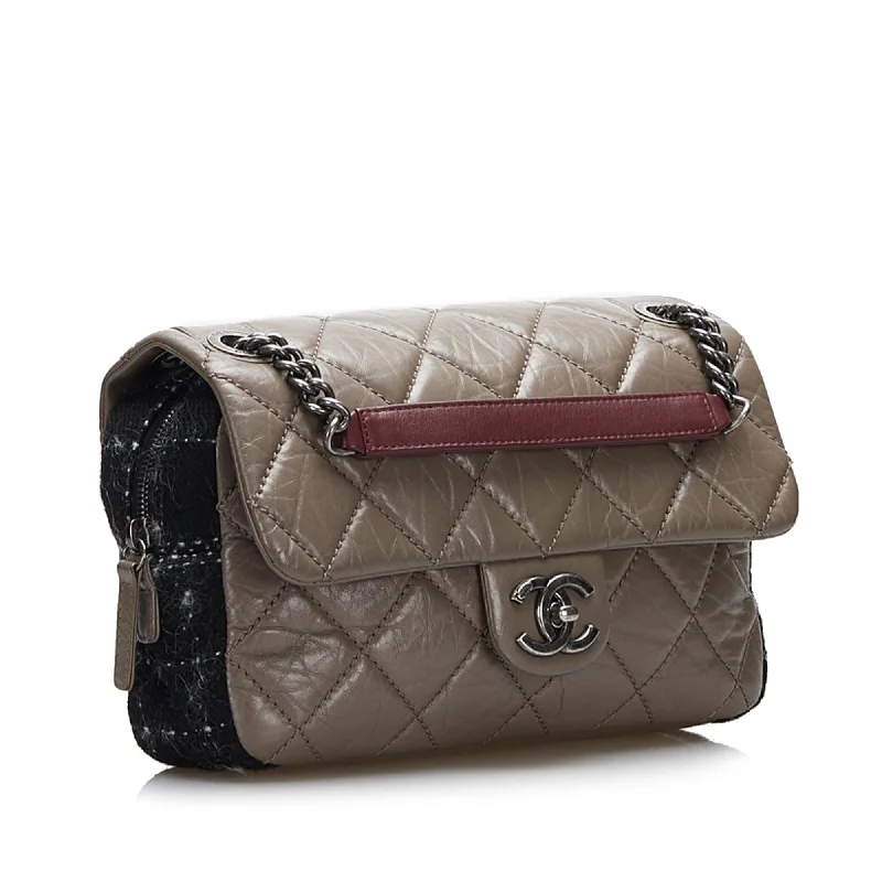 Chanel Glazed Matelasse Portobello Flap Bag (HqIza9)