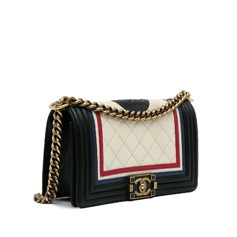 Chanel Crest-Embellished Medium Boy Bag (0OF1ya)