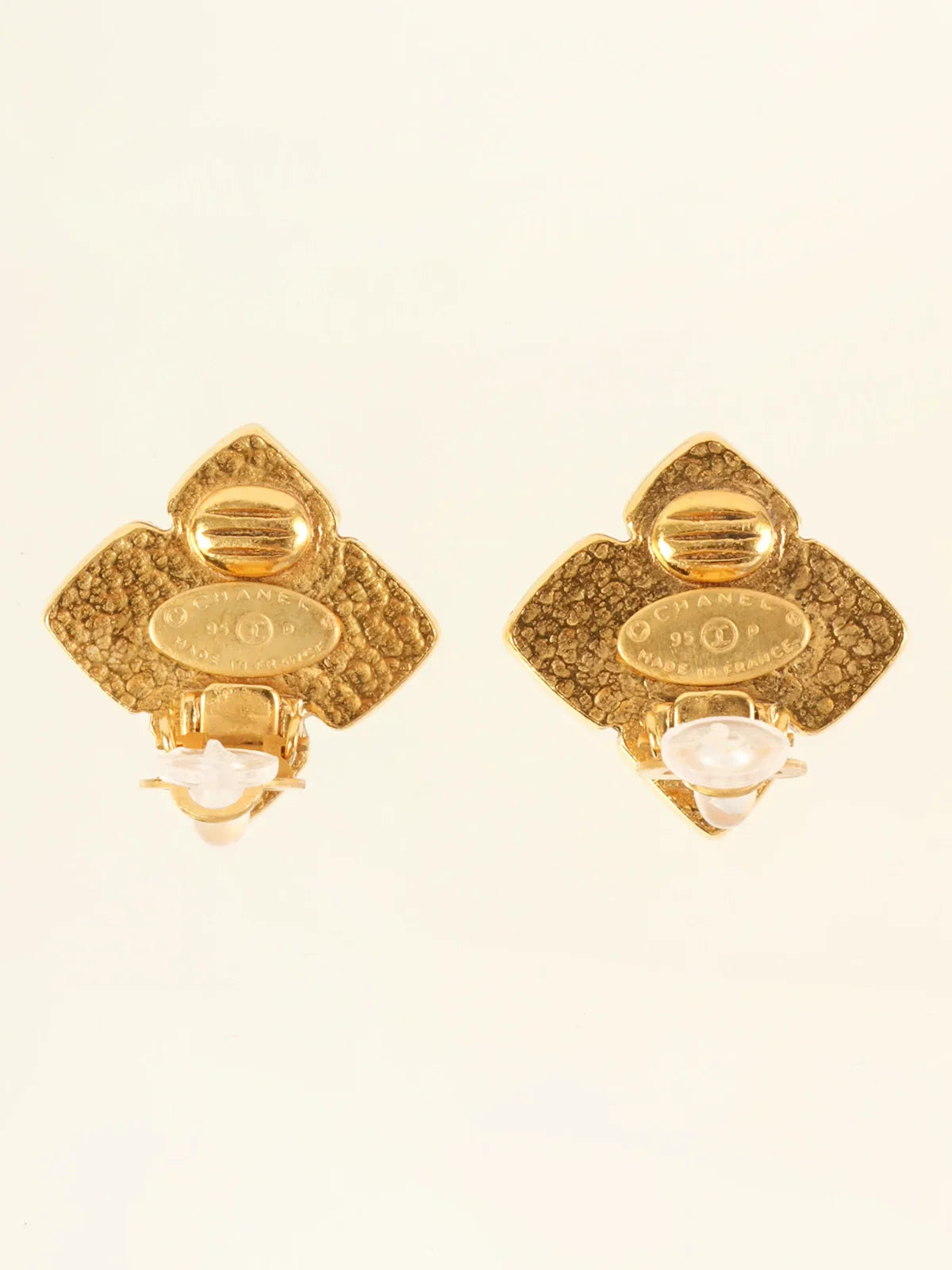 CHANEL 1995 Made Gripoix Clover Motif Cc Mark Earrings Gold/Brown