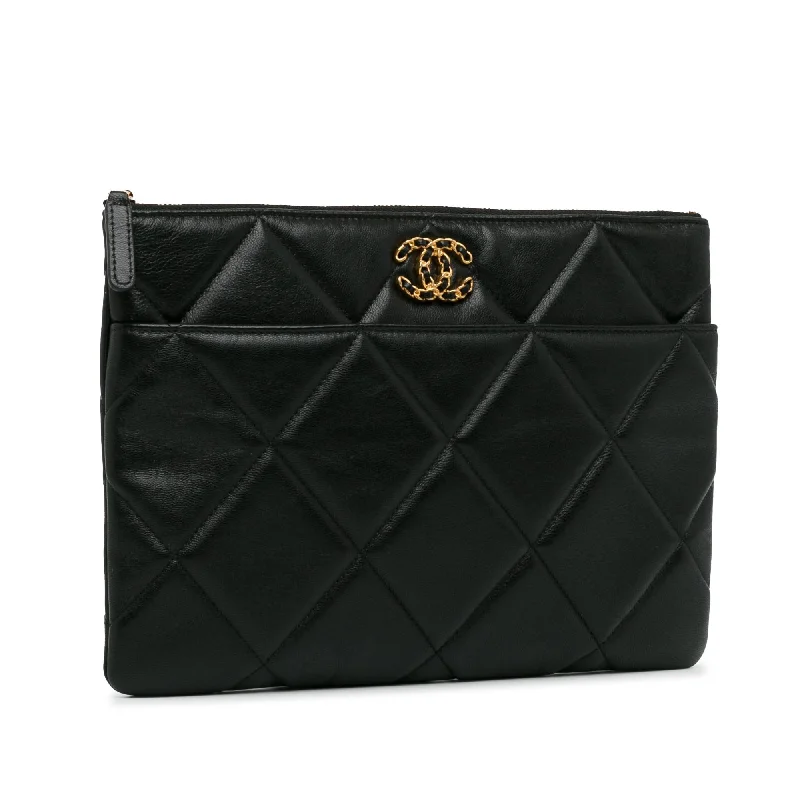 Chanel Lambskin 19 Clutch Bag (iQPavE)